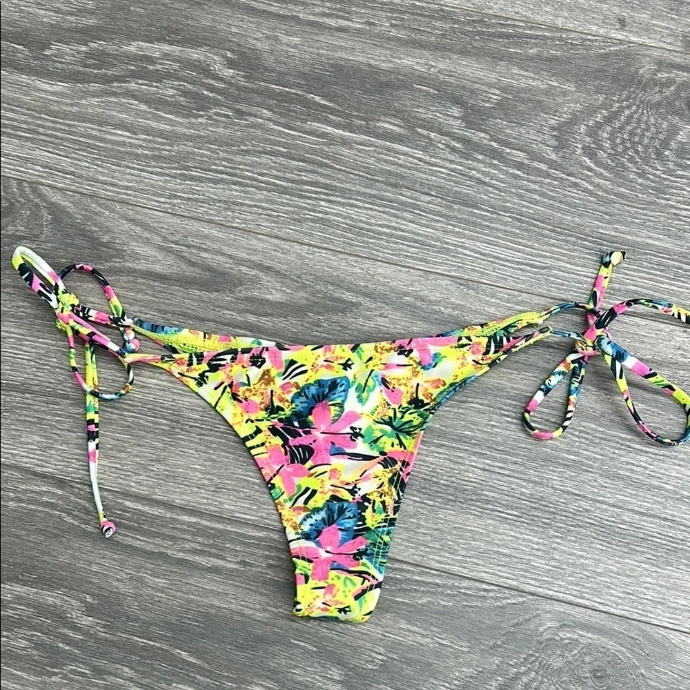 RELLECIGA Jungle Tie-Side Thong Bikini Bottom Size xs/s